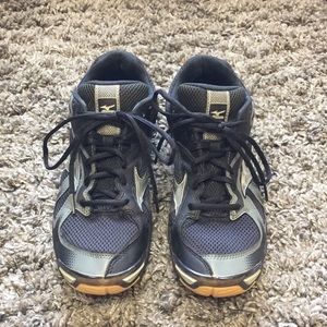 Women’s Mizuno Volleyball shoes